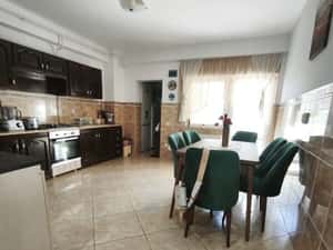 Apartament 4 camere, 115 mp + 2 balcoane, parter, Radauti — miniatura 4