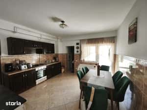Apartament 4 camere, 115 mp + 2 balcoane, parter, Radauti — miniatura 5