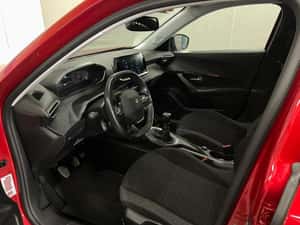 Peugeot 2008 1.2 Benzină, Manuală, 2022, 69.275 km, Roșu — miniatura 5