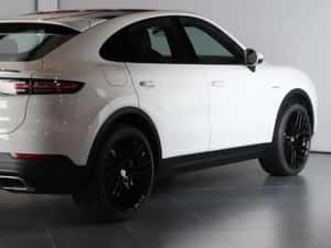 Porsche Cayenne Coupé 3.0 E-Hybrid — miniatura 2