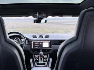 Porsche Cayenne Coupé 3.0 E-Hybrid — miniatura 3
