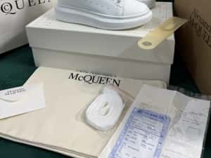 Adidasi Alexander McQueen piele naturala 100% Full Box colectie noua