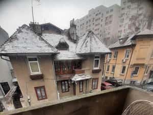 Inchiriez Ap.2 cam (din 3) vila et.1 Dorobanti — miniatura 5