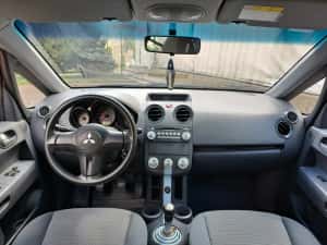 Mitsubishi Colt 2007 1.3i Benzina  **4 uși** — miniatura 6