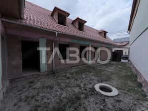 Proiect de investitie imobiliara format din 6 studiouri Orasul de Jos — miniatura 2