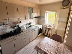 Apartament 3 camere, 66 mp, garaj, 2 balcoane, zona Garii,Dambul Rotun
