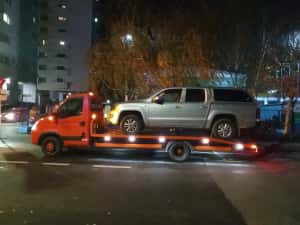 Ai facut accident? Tractare auto moto platforma dube urilaje oriunde — miniatura 10