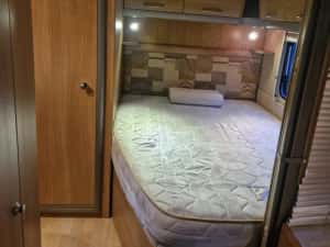 Proprietar în acte vand rulota în stare ireproșabilă  ! — miniatura 7