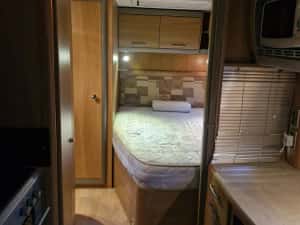 Proprietar în acte vand rulota în stare ireproșabilă  ! — miniatura 8