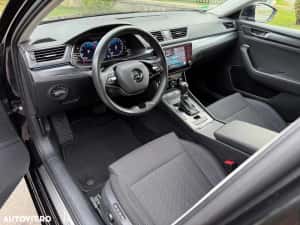 Skoda Superb 2.0 TDI DSG Style — miniatura 5