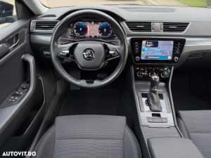 Skoda Superb 2.0 TDI DSG Style — miniatura 9