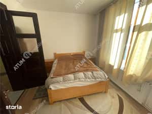 Apartament la casa cu 2 camere decomandate curte comuna central Sibiu — miniatura 5