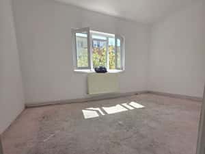 Apartament 3 camere etajul 2 renovat — miniatura 6