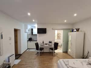 Studio central mobilat si utilat, funcționeaza ca regim hotelier — miniatura 3