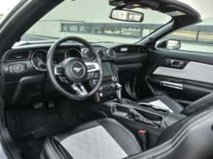 Vand Ford Mustang cabriolet  ,motor 3.7 , model SUA — miniatura 4