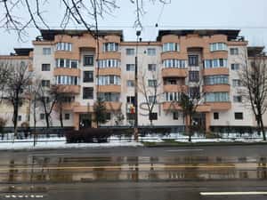 Apartament 2 camere, etaj intermediar, Plopilor– locatie excelenta