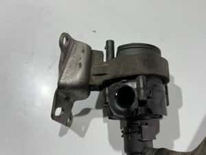 Pompa recirculare apa 2.0D B47 764394903 BMW Seria 3 F30/F31/F34 [fac — miniatura 8