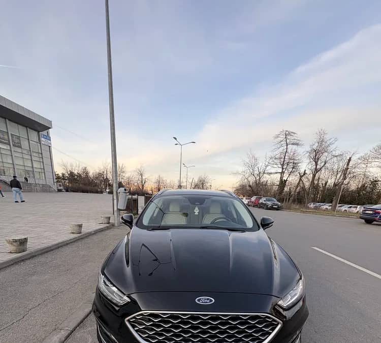 Ford mondeo vignale hybrid/masaj in scaune/ventilatie/km reali!!! — fotografie 1 din 10