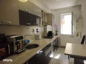 Apartament 2 camere, balcon și loc de parcare — miniatura 4