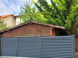 Garduri din sipca metalica, panou stil jaluzele, tabla, plasa si BCA — miniatura 3