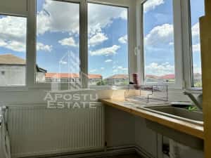 Apartament de vanzare cu 3 camere, 2 bai si o boxa, zona Torontalului — miniatura 5