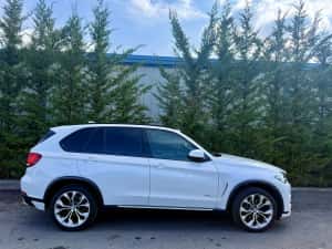 Vând BMW X5 2.5Sd/Alb Perlat/Aero-Pack/ Panoramic/ Virtual cockpit/Line-Side Assist — miniatura 4