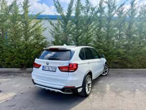 Vând BMW X5 2.5Sd/Alb Perlat/Aero-Pack/ Panoramic/ Virtual cockpit/Line-Side Assist — miniatura 5