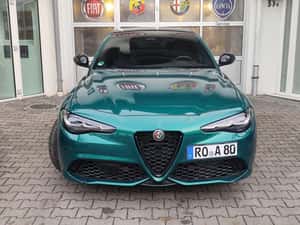 Alfa Romeo Giulia Tributo Italiano Q4, model 2025 — miniatura 2