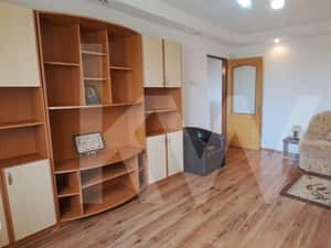 Apartament 2 camere , decomandate , bucatarie separata , balcon logie — miniatura 4