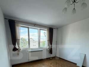 Apartament 2 camere, decomandat, etaj 3, zona Centrala — miniatura 4