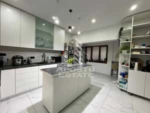 Casa individuala, 6 camere, 3 bai, garaj,acces auto, teren de 411 — miniatura 4