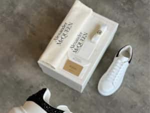 Adidasi Mcqueen Crystal albi negri