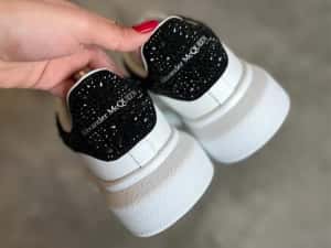 Adidasi Mcqueen Crystal albi negri — miniatura 3