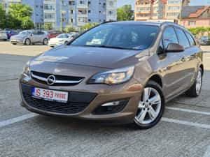 Opel Astra J 1.6 CDTI - confort, economie și putere