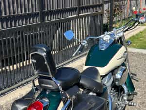 Moto Honda Shadow VT750C — miniatura 3