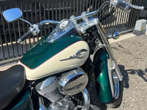 Moto Honda Shadow VT750C — miniatura 4