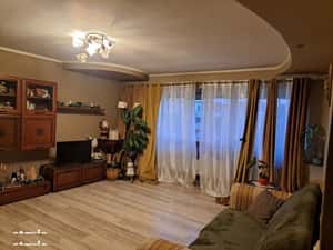 Apartament 3 camere Crauivita,75 mp,3/10 cu lift,centrala — miniatura 1
