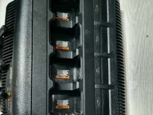 Statii MOTOROLA DP4400 Digitale.uhf. — miniatura 6