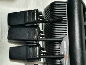 Statii MOTOROLA DP4400 Digitale.uhf. — miniatura 8