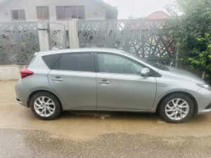 Vând Toyota Auris Hybrid, an fabricație 2017, motor 1.8. — miniatura 4