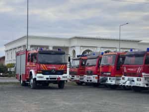 Mașina de Pompieri Mercedes, echipata și înmatriculată, 3000 Litri — miniatura 2