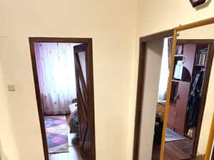 Apartament 2 camere 52mp Bradet bloc vila mobilat utilat — miniatura 5
