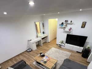 Apartament Deosebit 3 Camere Decomandat 2 bai Centrala Proprie Zona Lipovei — miniatura 2