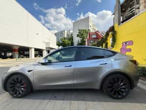 Tesla Model Y Performance AWD / 2023 / pompa de caldura / TVA deductibil / garantie — miniatura 3