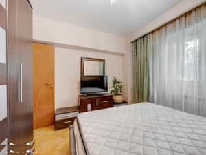 Apartament spatios, decomandat, bloc 1996, Calea Calarasilor! — miniatura 3