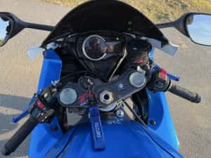 Suzuki GSXR 600 L1 2011 27000 km istoric complet impecabil — miniatura 7