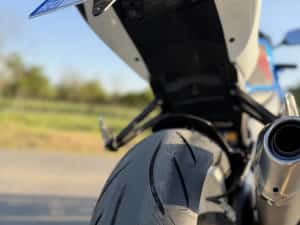 Suzuki GSXR 600 L1 2011 27000 km istoric complet impecabil — miniatura 8