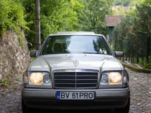 Mercedes w124 1995 — miniatura 1
