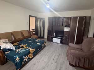 Apartament 2 camere semidecomandat la parter, 55 mp, CRAIOVITA