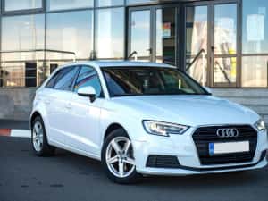 Audi A3 benzina  Automat — miniatura 3
